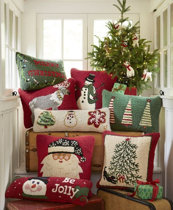 Decora tu casa con lindos cojines navideños